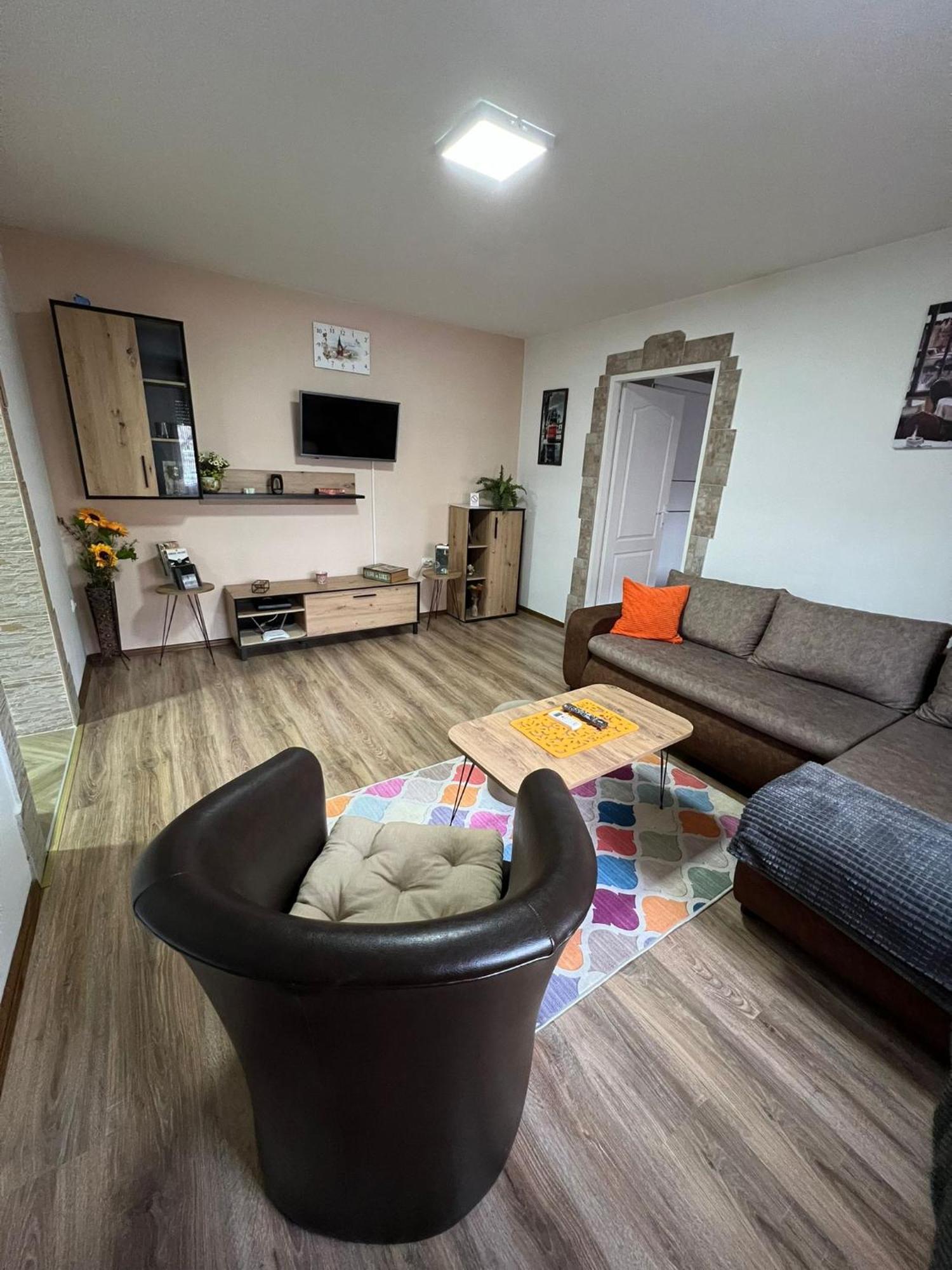 Apartman Su Libero Apartment Subotica Bagian luar foto